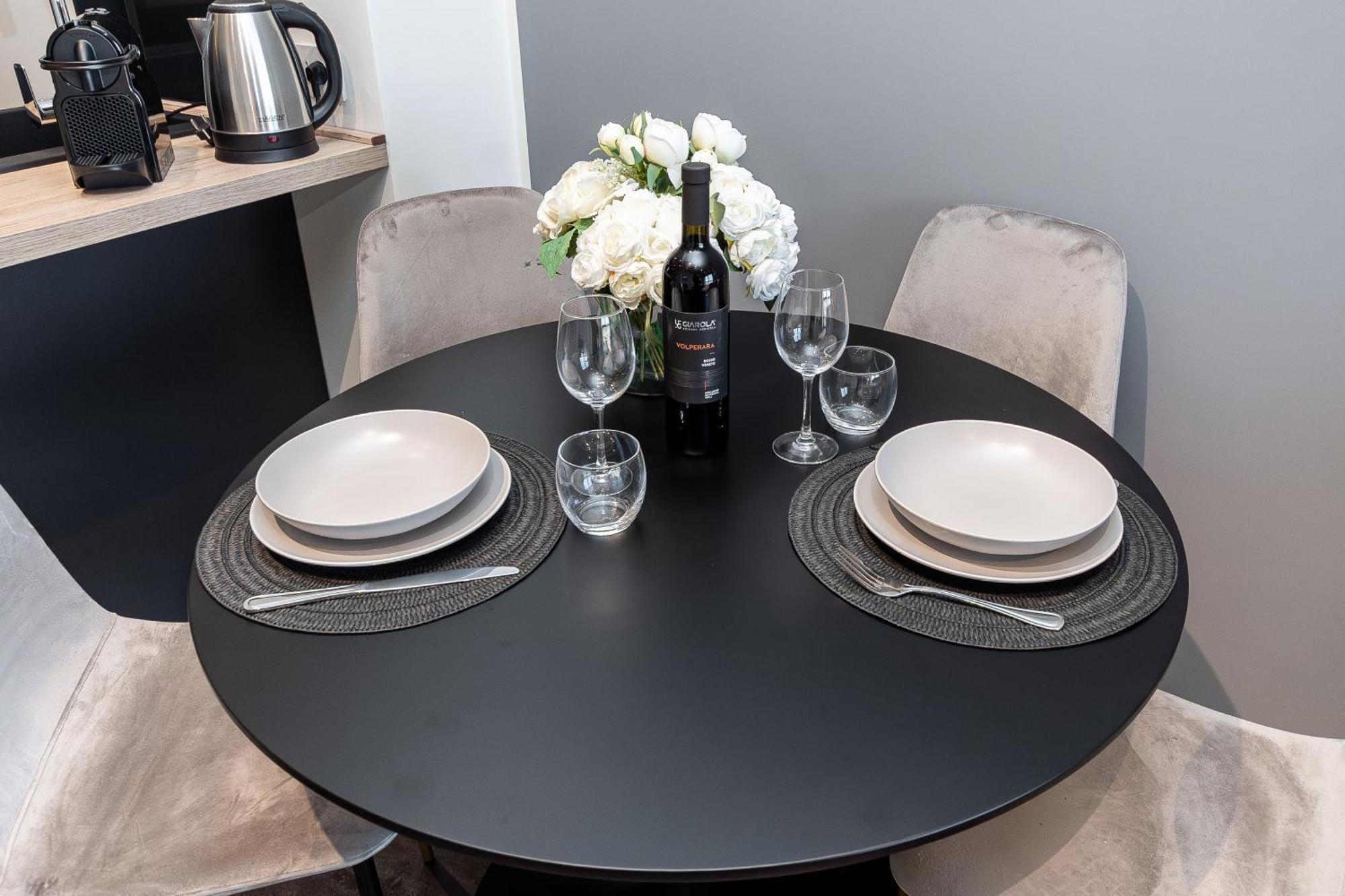 Free Parking In Luxury Suite With City View - Steps To Brignole Train Station Genoa Exterior photo